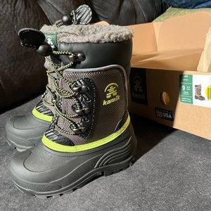 NWT Kamik toddler boys winter boots size 9